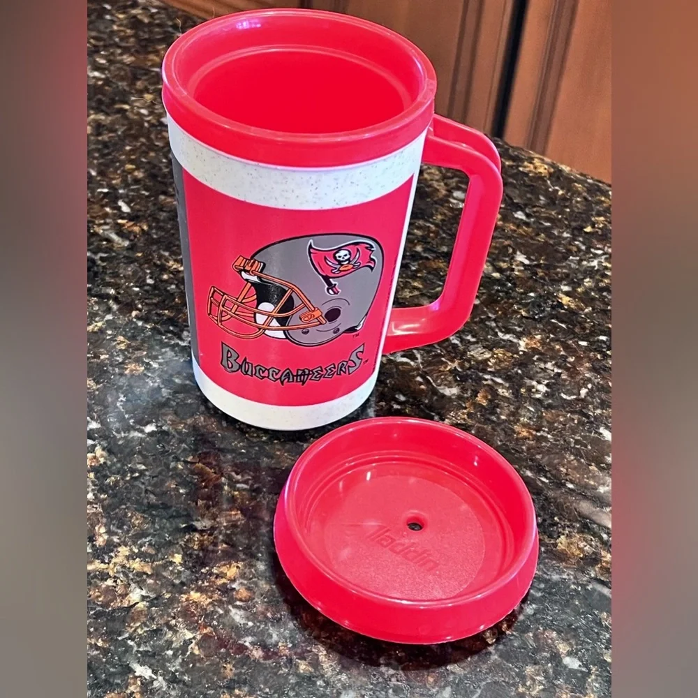 Vintage Aladdin NFL Tampa Bay Buccaneers 7-Eleven Plastic Travel Mug Cup